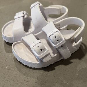 Kids White Sandals size 5-6